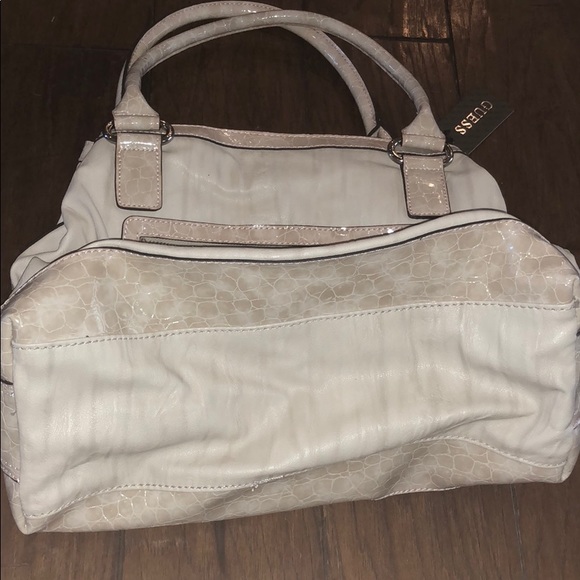 Guess Creme “Trisha” Bag with Wallet - Picture 7 of 7
